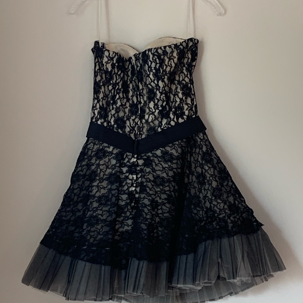 Dress - Picture 4 of 4